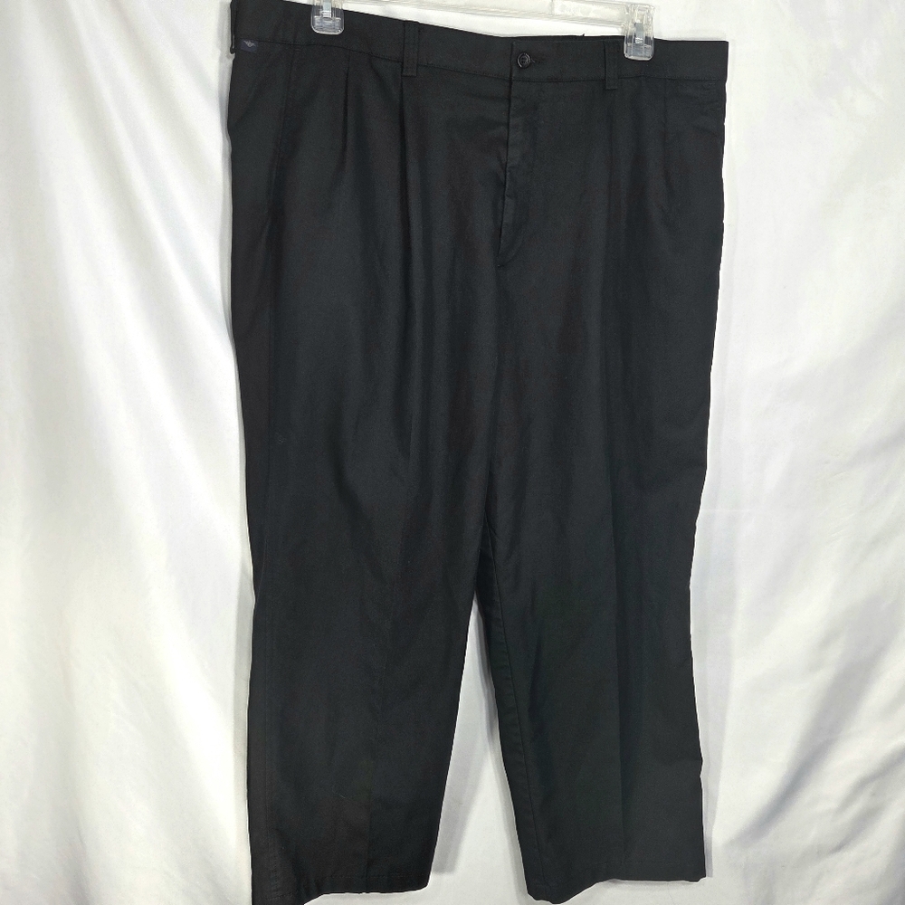Dockers Individual Fit Waistband Stain Defender Black Pleated Front Pants W42